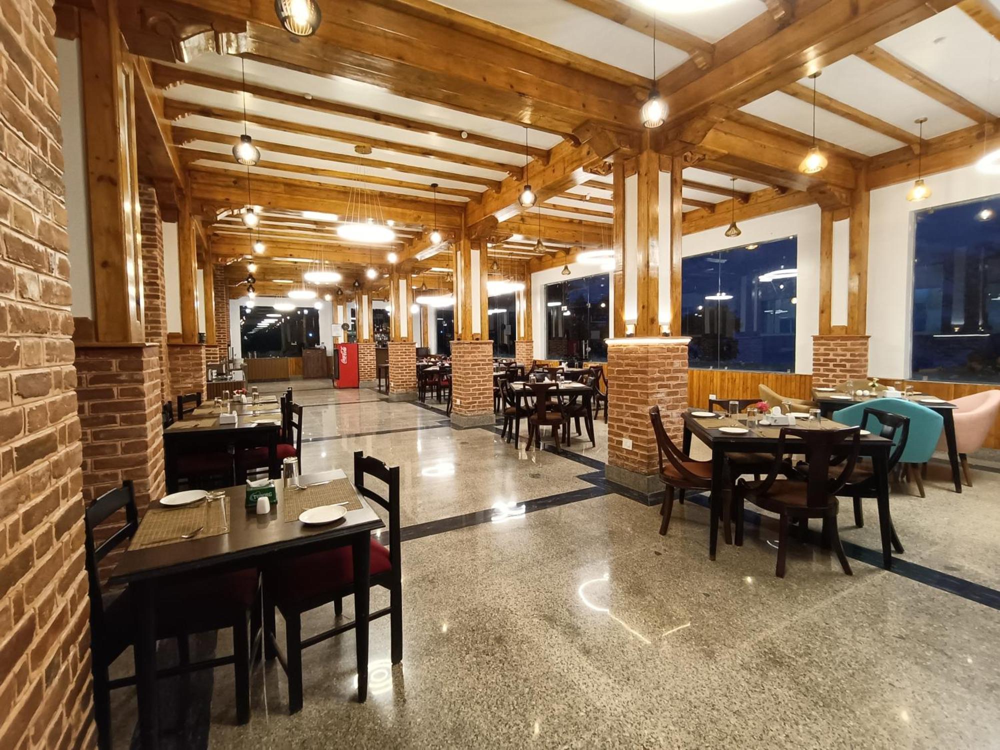 Hotel Chautari Pvt Ltd 纳加阔特 外观 照片