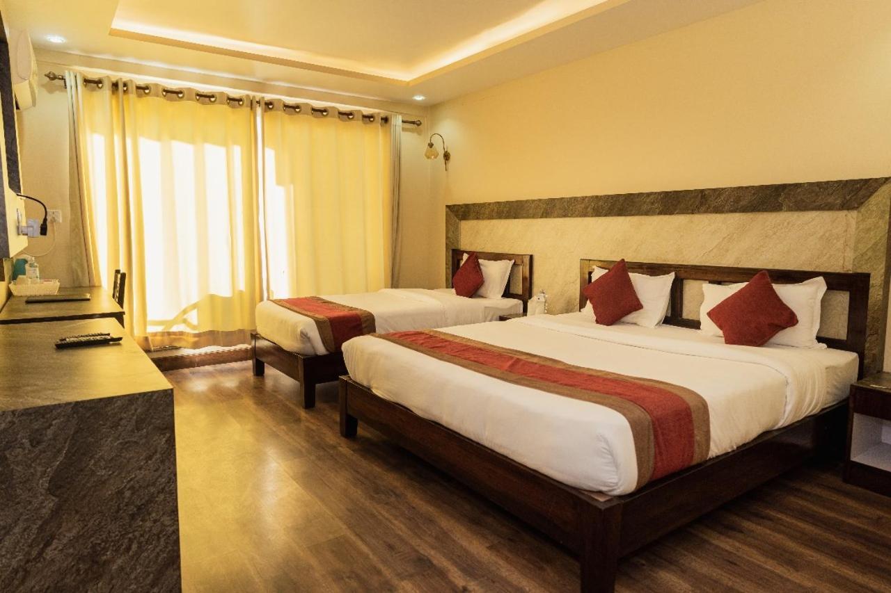 Hotel Chautari Pvt Ltd 纳加阔特 外观 照片