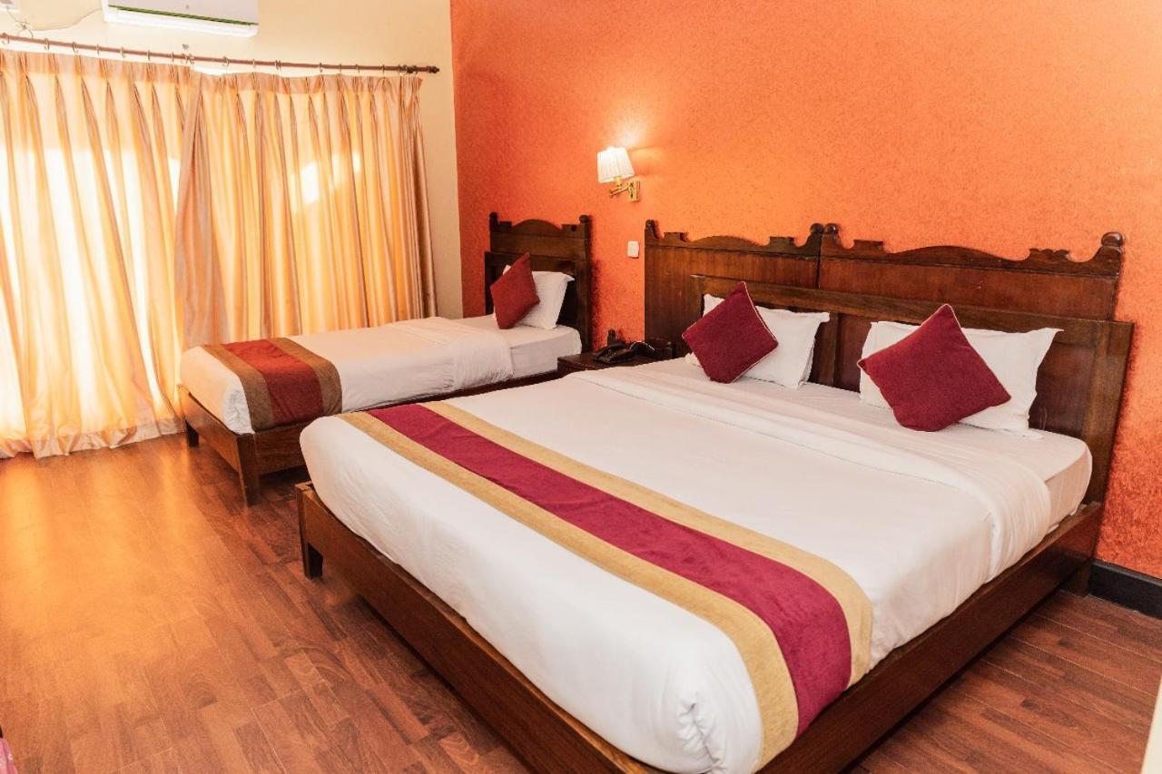 Hotel Chautari Pvt Ltd 纳加阔特 外观 照片