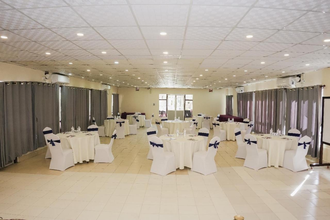 Hotel Chautari Pvt Ltd 纳加阔特 外观 照片
